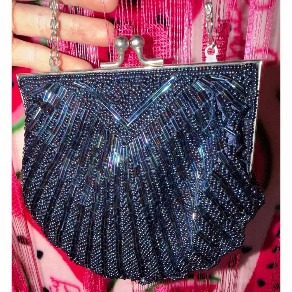 💙🩵 Shimmering Fully Beaded Clutch